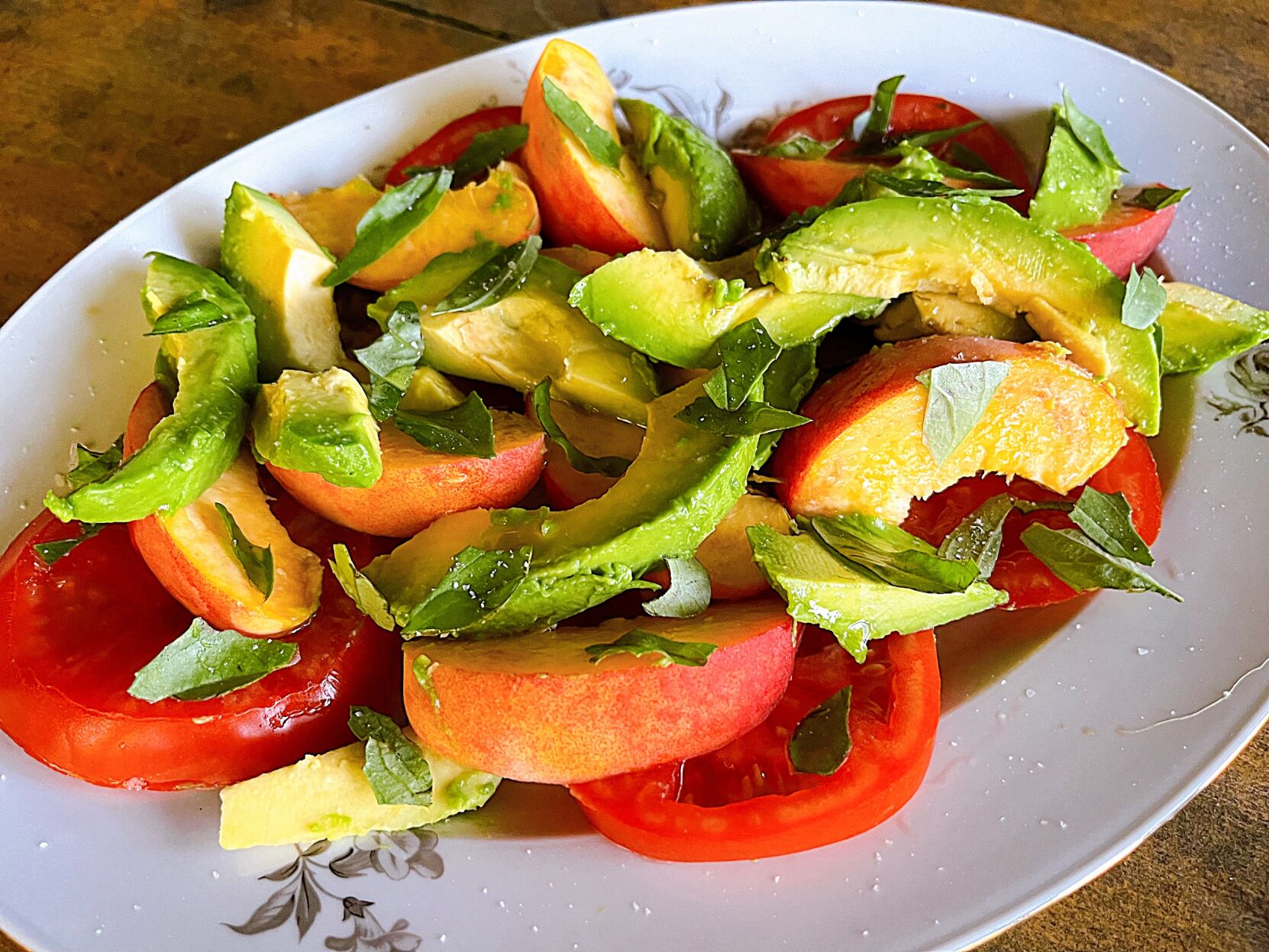 TOMATO, AVOCADO AND PEACH SALAD